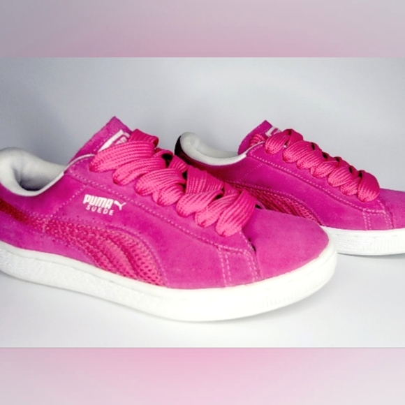 Hot pink suede Puma sneakers. Size 6. - Picture 1 of 6